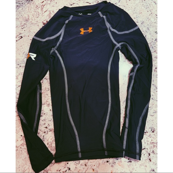 Under Armour Tops - Under Armour compression shirt